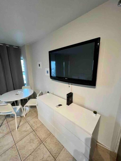 Charming Studio City View! ميامي بيتش المظهر الخارجي الصورة